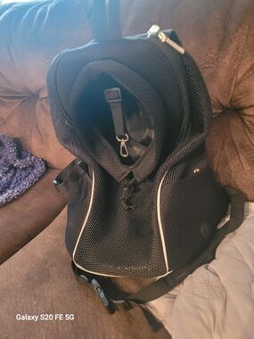 New Black Pet Travel Backpack Carrier with Safety Leash Never Used